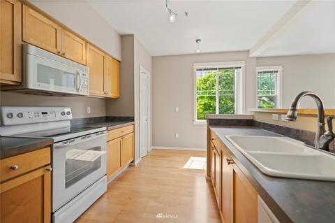 2009 196th St SE #D201, Bothell, WA 98012 photo 3