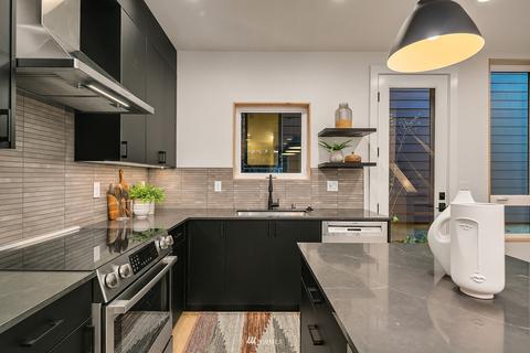 4867 35th Ave S, Seattle, WA 98118 photo 9