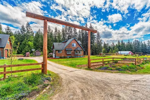 330 Craig Rd, Sequim, WA 98382 photo 2
