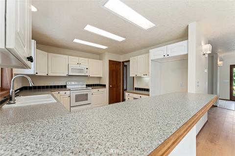 728 E Wapato Ave, Chelan, WA 98816 photo 9
