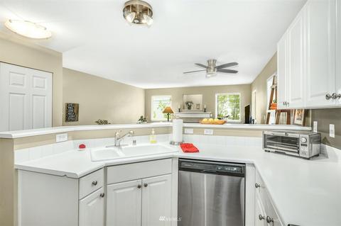 17426 Bothell Way NE #A202, Bothell, WA 98011 photo 9