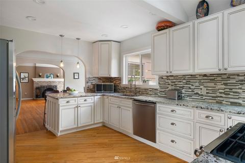 4811 Seahurst Ave, Everett, WA 98203 photo 9