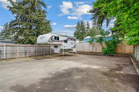 1045 E Maple St, Kent, WA 98030 photo 28