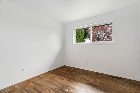 1045 E Maple St, Kent, WA 98030 photo 18