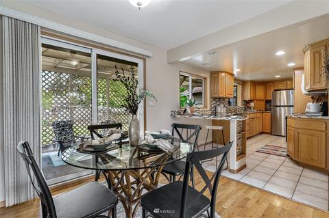 1045 E Maple St, Kent, WA 98030 photo 7