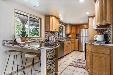 1045 E Maple St, Kent, WA 98030 photo 8