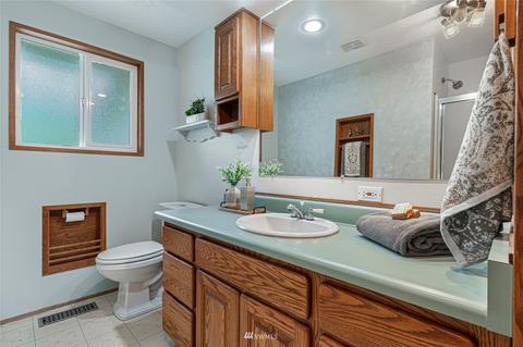 1045 E Maple St, Kent, WA 98030 photo 15