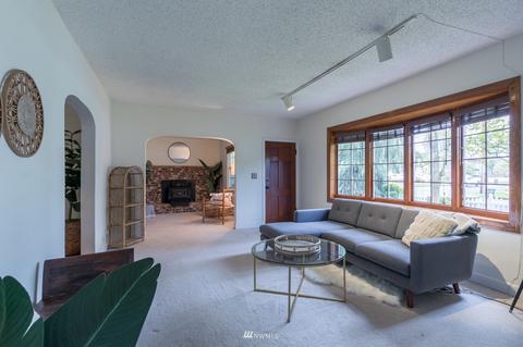 422 Sumner Ave, Sumner, WA 98390 photo 4