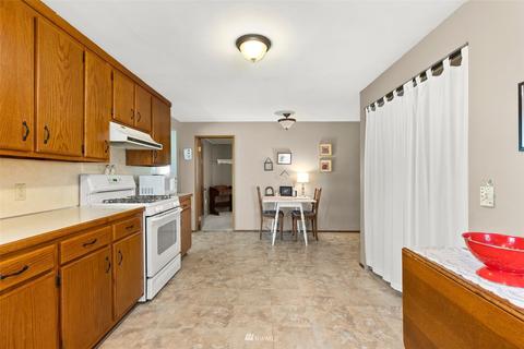 906 E Main St, Centralia, WA 98531 photo 11