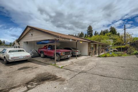 2465 S 2467 S 56th St, Tacoma, WA 98409