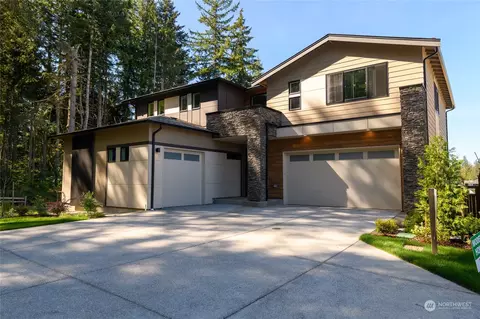 33689 Walnut Ave SE, Black Diamond, WA 98010