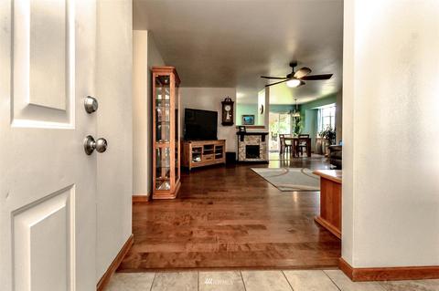 1009 Boatman Ave NW, Orting, WA 98360 photo 4