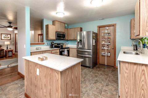 1009 Boatman Ave NW, Orting, WA 98360 photo 8