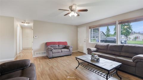 1136 Harding St, Enumclaw, WA 98022 photo 8