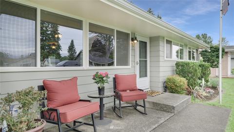 1136 Harding St, Enumclaw, WA 98022 photo 4