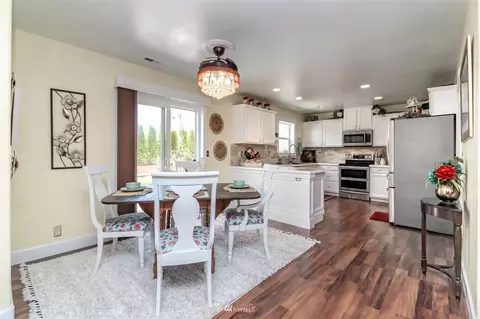 203 Silvernail St NE, Orting, WA 98360 photo 10