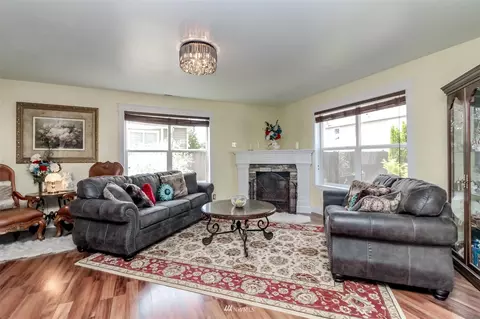 203 Silvernail St NE, Orting, WA 98360 photo 8
