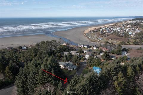 8 Opal Ct, Pacific Beach, WA 98571 photo 2