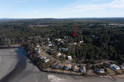8 Opal Ct, Pacific Beach, WA 98571 photo 3