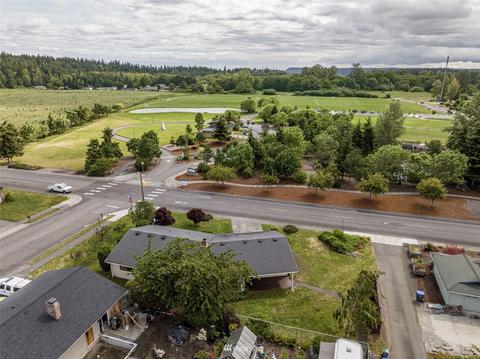 411 N Blake Ave, Sequim, WA 98382 photo 2