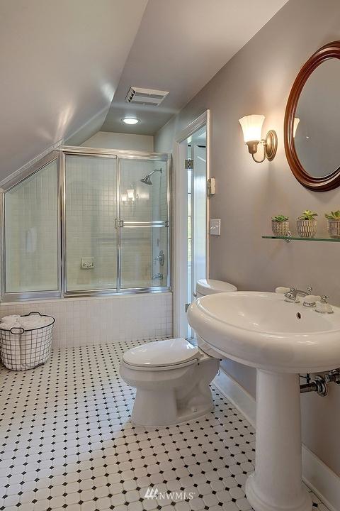 2024 19th Ave E, Seattle, WA 98112 photo 27