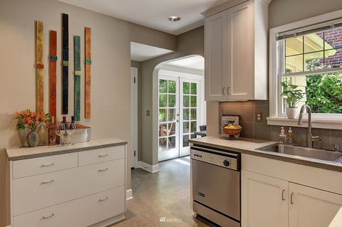 2024 19th Ave E, Seattle, WA 98112 photo 11