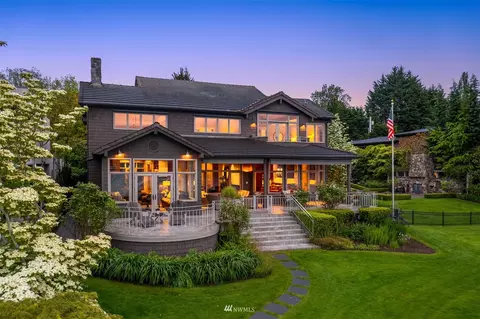 181 E Lake Sammamish Pkwy SE, Sammamish, WA 98074