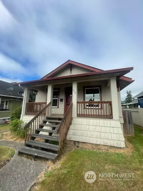 222 Thirteenth St, Raymond, WA 98577