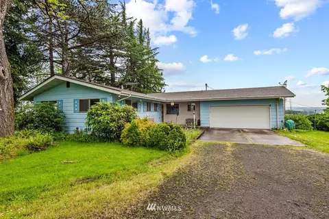 210 Woodland View Dr, Woodland, WA 98674
