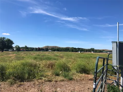 237 W Fourth St, Prescott, WA 99348