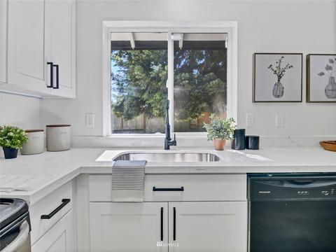 7730 Grant Dr, Everett, WA 98203 photo 8