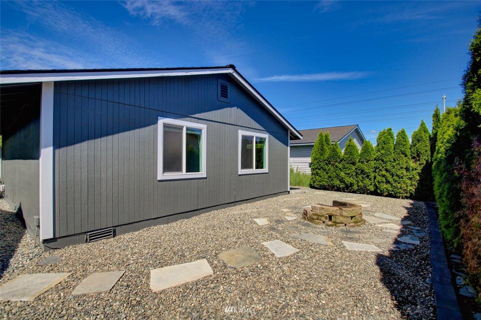  8802 14th St NE, Lake Stevens, WA 98258 photo 4