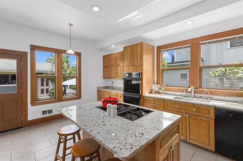 1717 Rucker Ave, Everett, WA 98201 photo 9