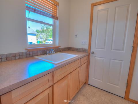243 Riggs Dr E, Enumclaw, WA 98022 photo 24