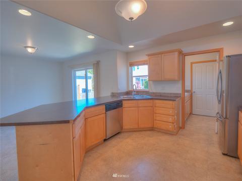 243 Riggs Dr E, Enumclaw, WA 98022 photo 8