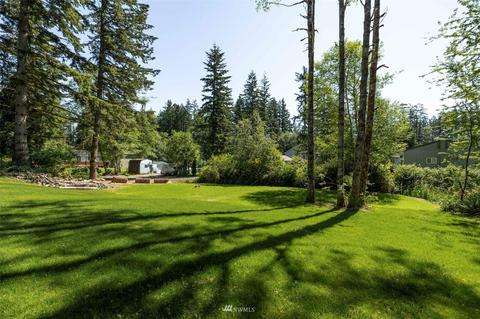 6233 Rhododendron Dr, Port Orchard, WA 98367