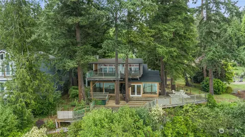 9681 Olympus Beach Rd NE, Bainbridge Island, WA 98110
