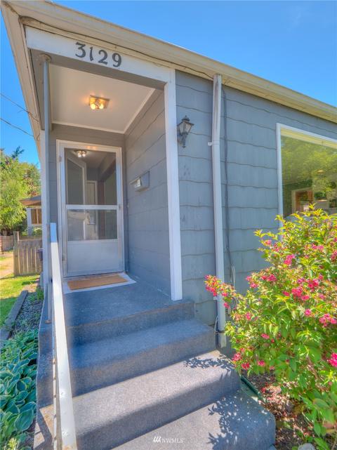 3129 Porter St, Enumclaw, WA 98022 photo 3