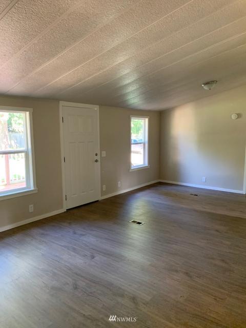723 Tipsoo Loop SE, Rainier, WA 98576 photo 8
