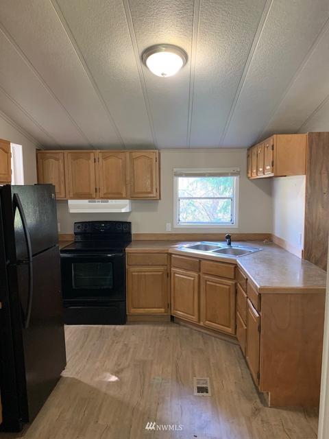 723 Tipsoo Loop SE, Rainier, WA 98576 photo 4