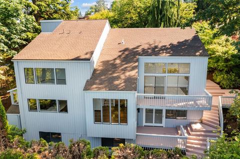 9910 NE 34th St, Bellevue, WA 98004