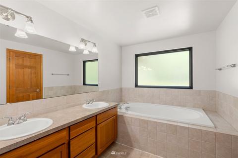 17120 Vail Loop SE, Rainier, WA 98576 photo 15