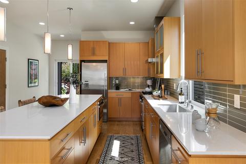 2928 E Thomas St, Seattle, WA 98112 photo 8
