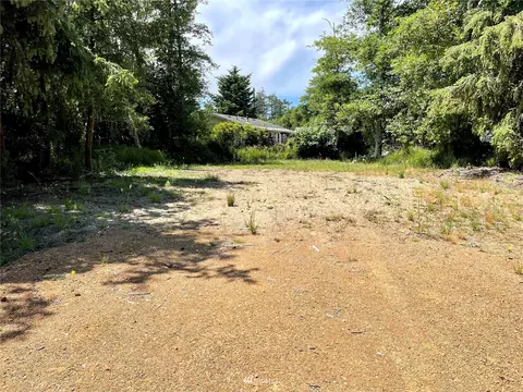 749 Cardinal Ave NE, Ocean Shores, WA 98569