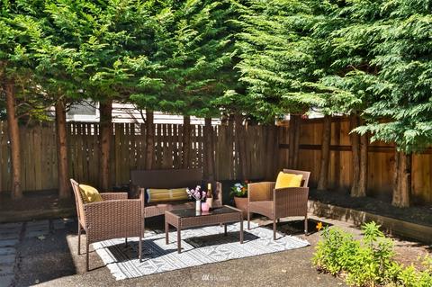 552 N 68th St, Seattle, WA 98103 photo 17