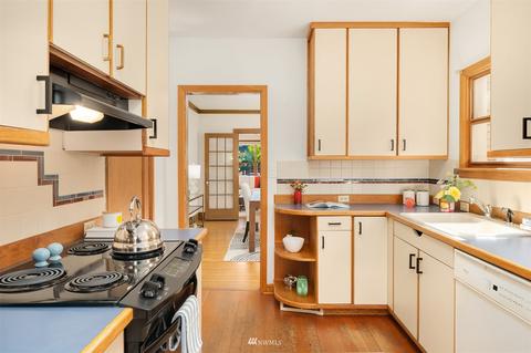 552 N 68th St, Seattle, WA 98103 photo 10