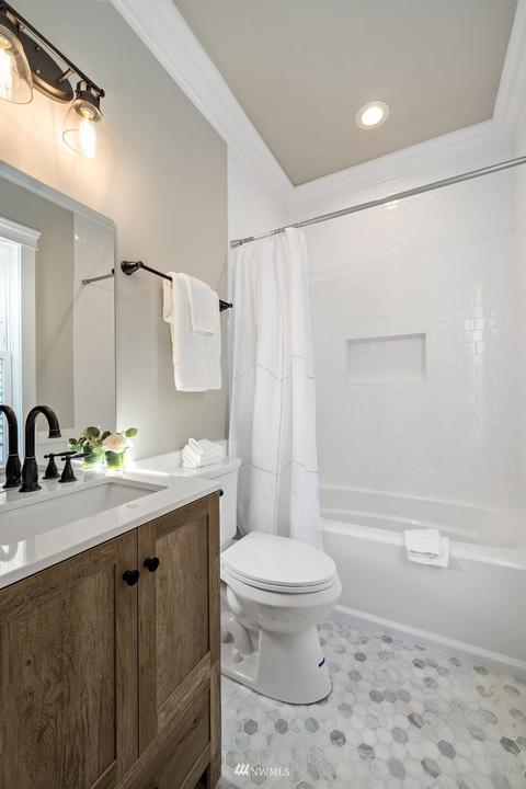 1122 N 84th St, Seattle, WA 98103 photo 24