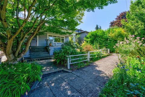 545 N 67th St, Seattle, WA 98103 photo 2