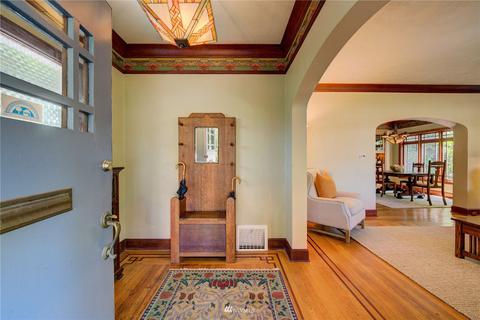 545 N 67th St, Seattle, WA 98103 photo 4