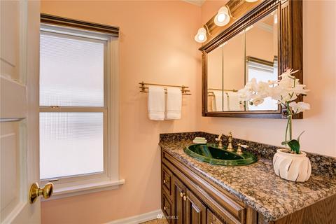 545 N 67th St, Seattle, WA 98103 photo 27